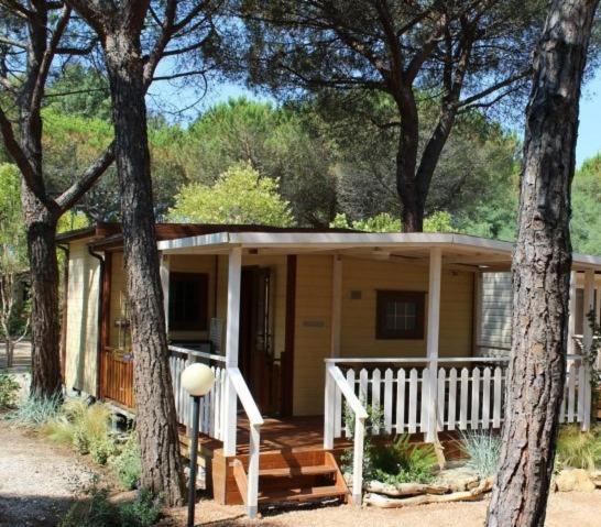 Camping I Melograni Marina Di Bibbona Eksteriør billede