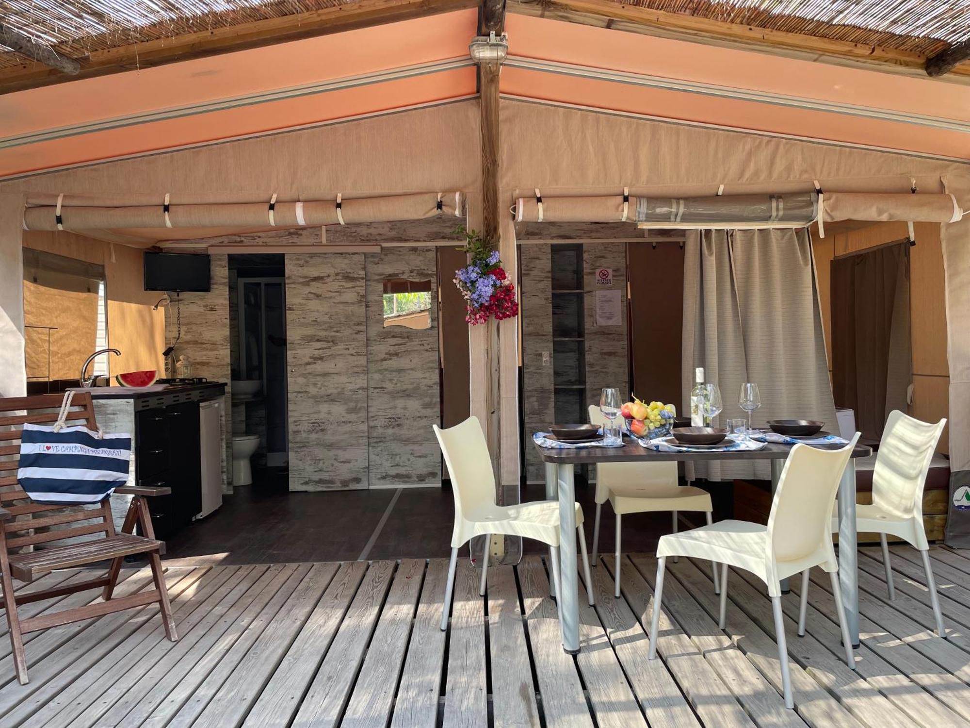 Camping I Melograni Marina Di Bibbona Eksteriør billede