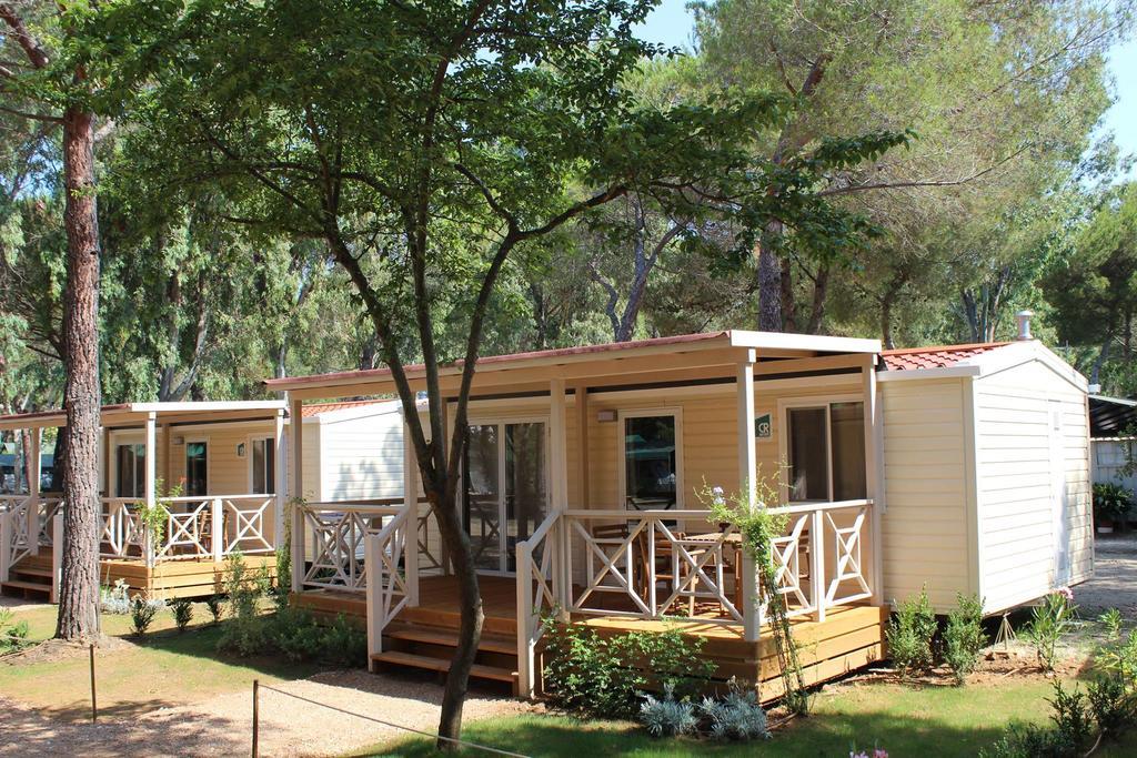 Camping I Melograni Marina Di Bibbona Eksteriør billede